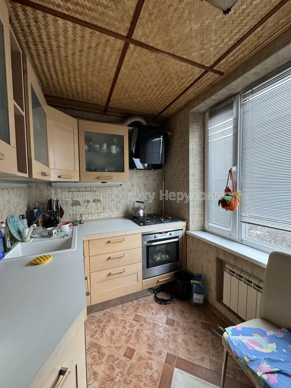 Фото R8 Продам 2к.квартиру в районі ст.метро Левада3