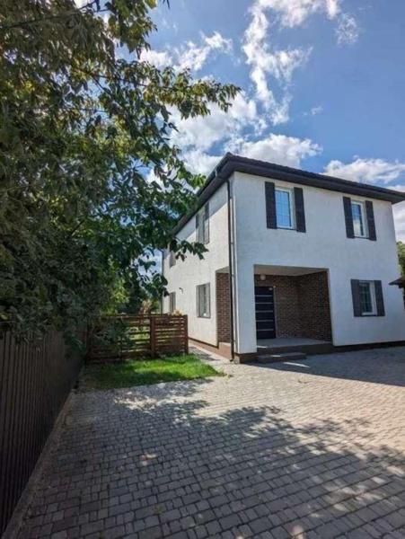 Продам 2-этажный дом