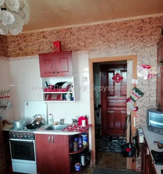 Продам 4-кімнатну квартиру