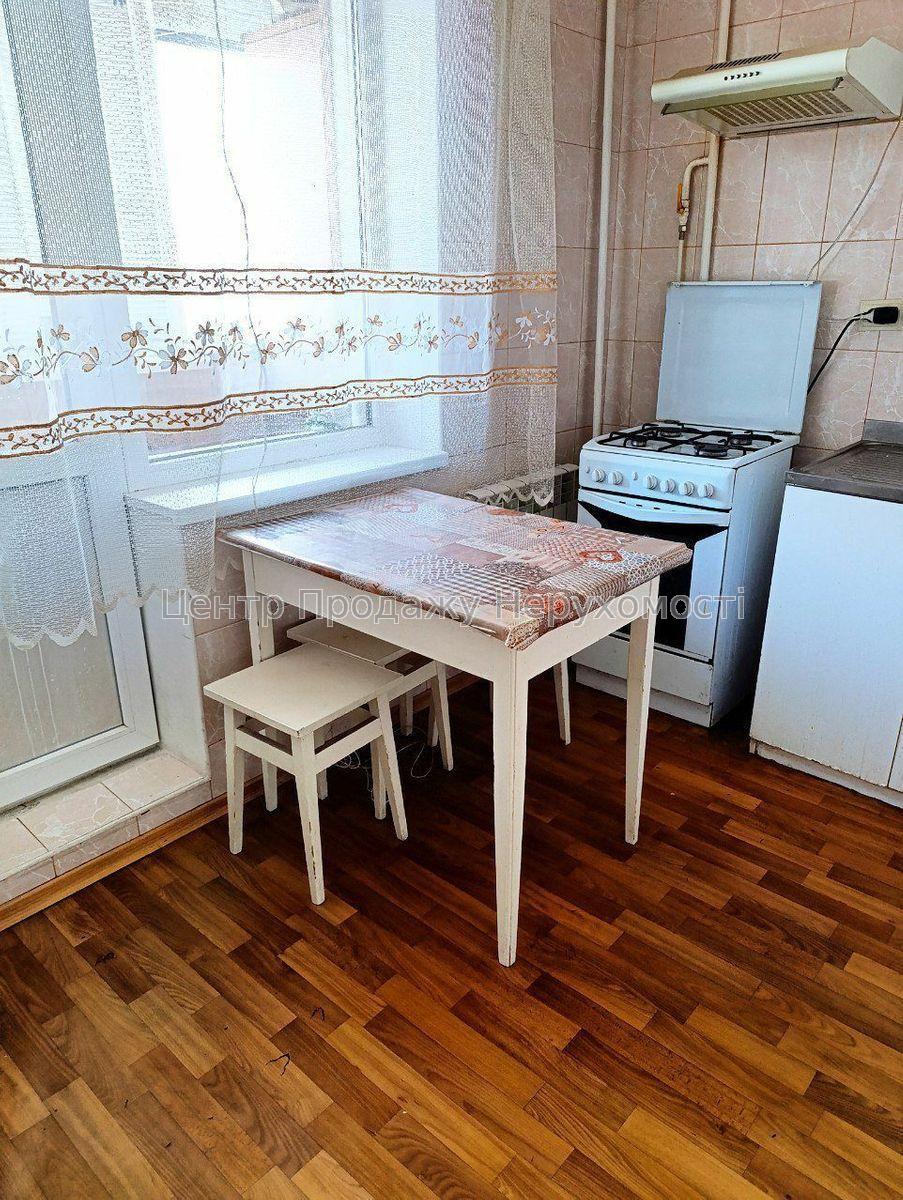 Фото Продам 1-кімнатну квартиру в гарній локації на Кікабідзе ІВ4