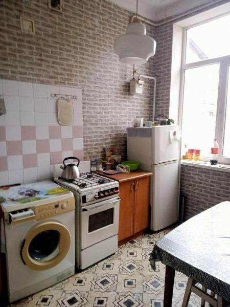 Продам 4-кімнатну квартиру