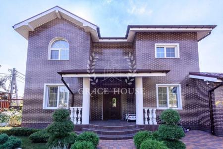 Продам 2-поверховий будинок