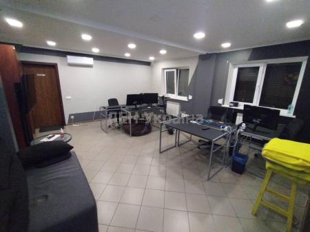 Продам офіс в офісному центрі