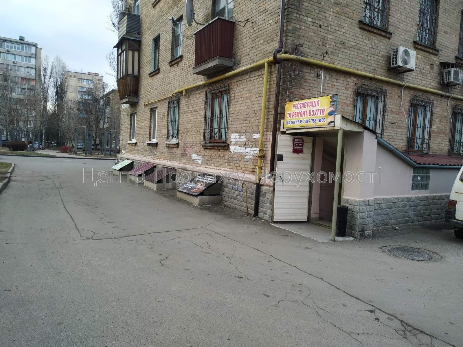 Фото Продам приміщення в житловому будинку ІВ1