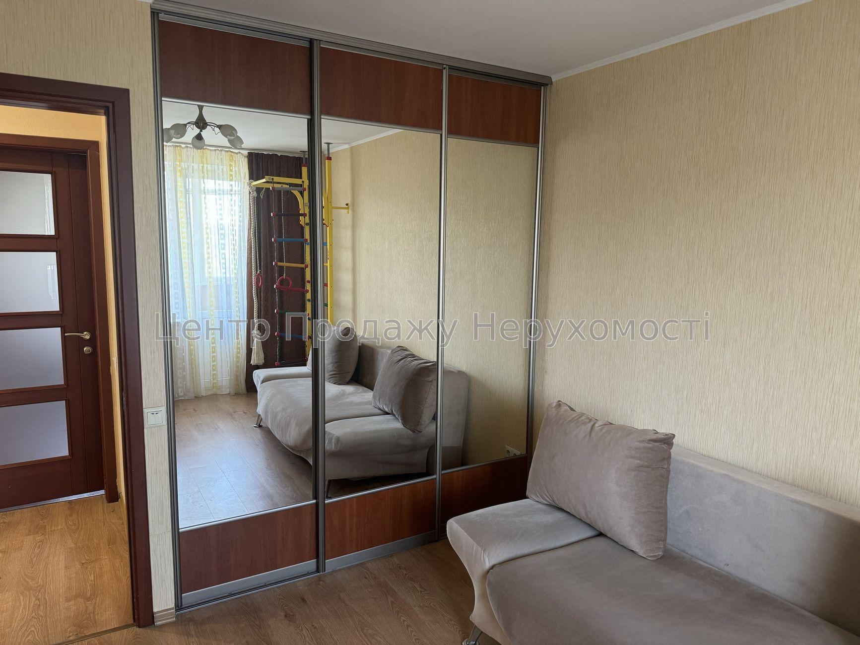 Фото Продаж3 кімнатной квартири, метро Олексіївська, Олексіївка, G87