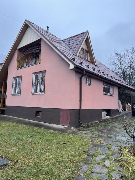 Продам 2-поверховий дачний будинок