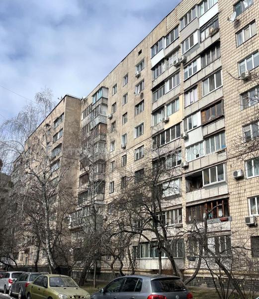 Продам 4-кімнатну квартиру