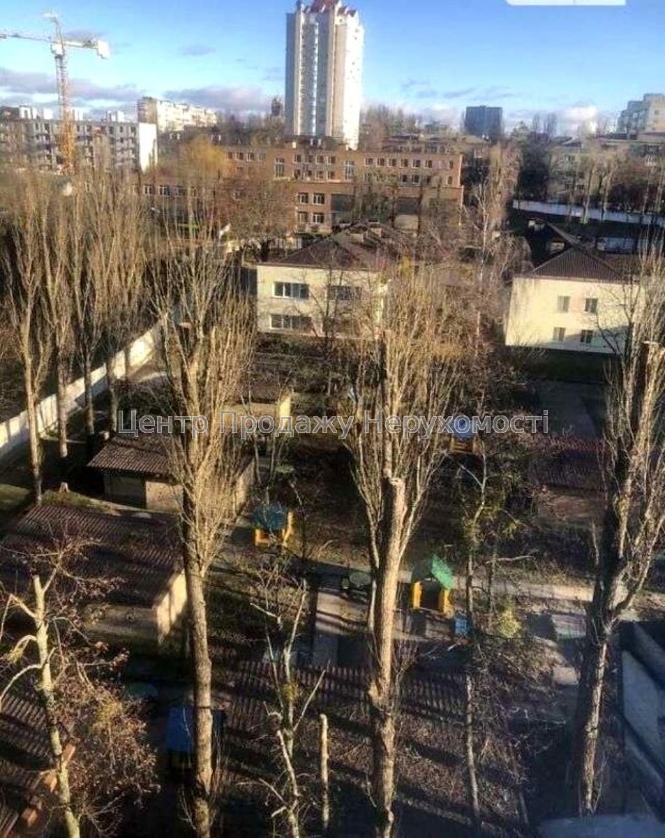 Фото Продам 2-кімнатну біля метро Сірець14