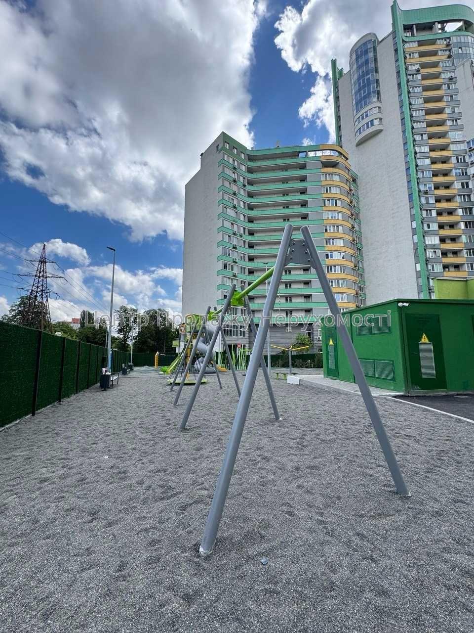 Фото Продаж квартири21