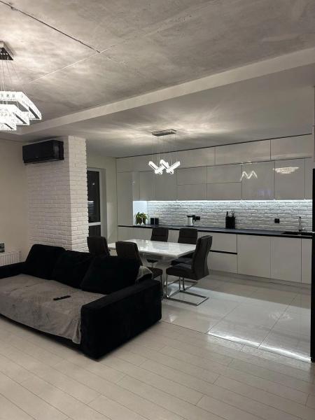 Продам 3-комнатную квартиру, ЖК Хрустальные источники
