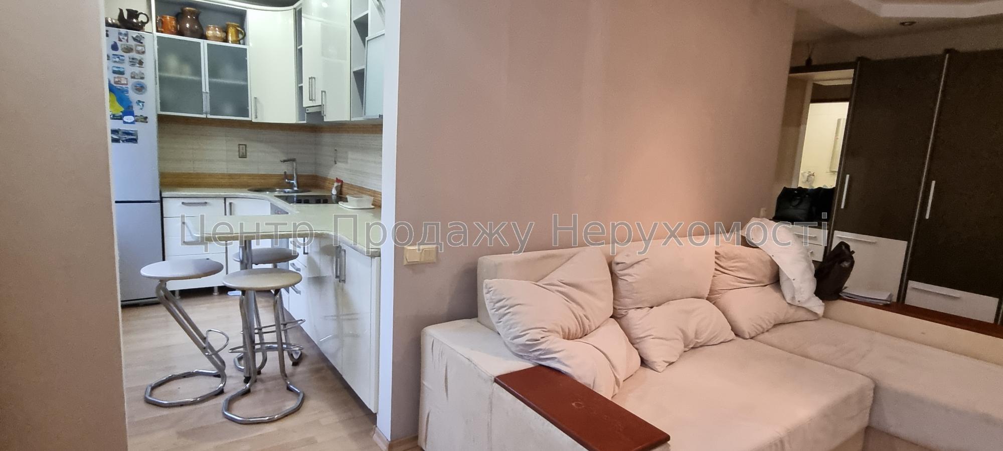 Фото Продаж 3 к квартира, Олексіївка, Л. Свободы 313