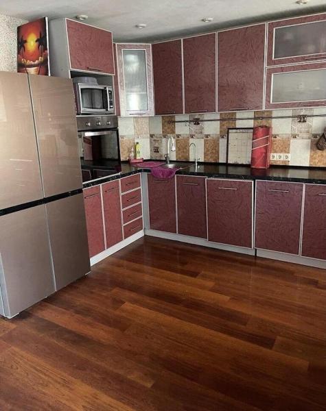 Продам 3-кімнатну квартиру