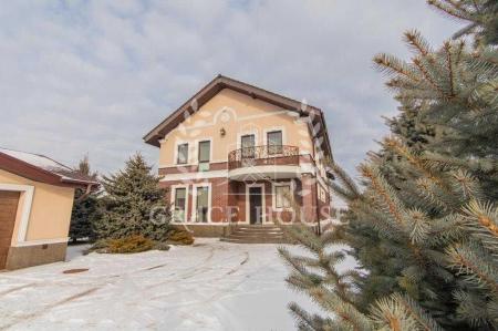 Продам 2-поверховий будинок