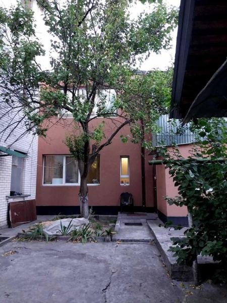 Продам 2-поверховий будинок