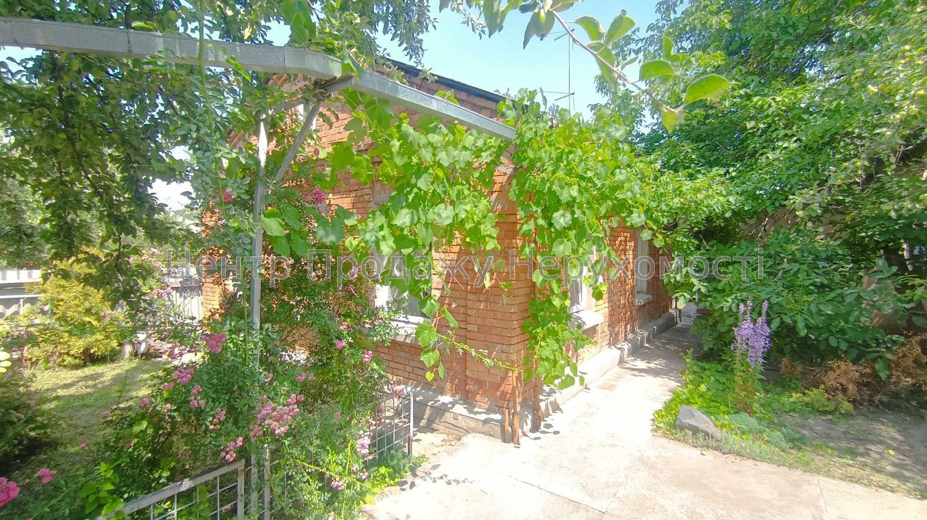 Фото Затишний будинок з охайною земельною ділянкою Холодна гора К81