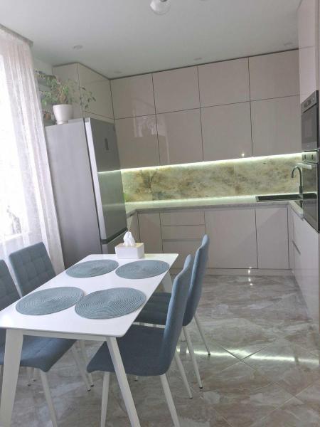 Продам 2-кімнатну квартиру