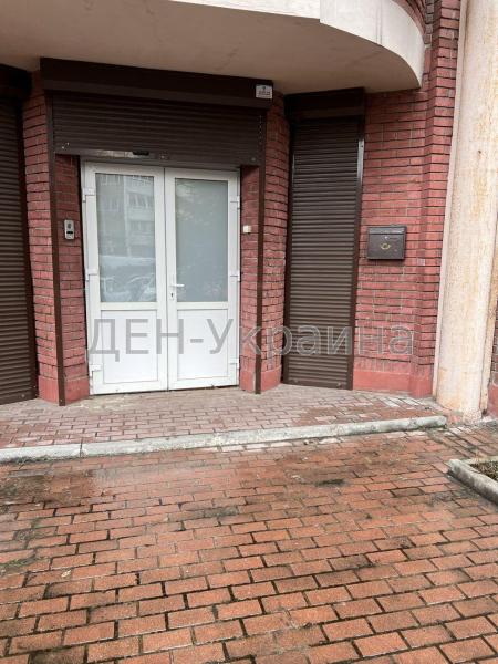 Продам офісне приміщення