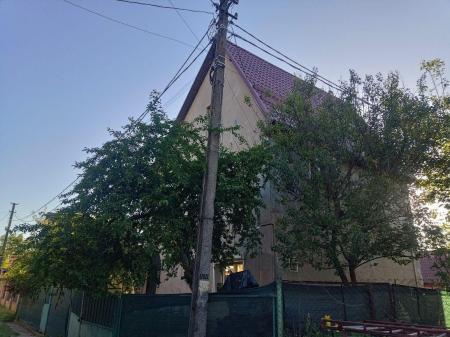 Продам 3-этажный дом