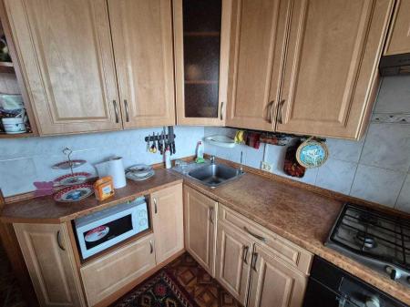 Продам 4-кімнатну квартиру