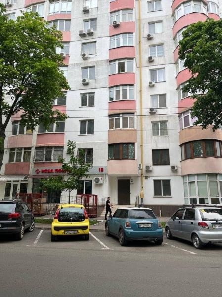 Продам 3-кімнатну квартиру