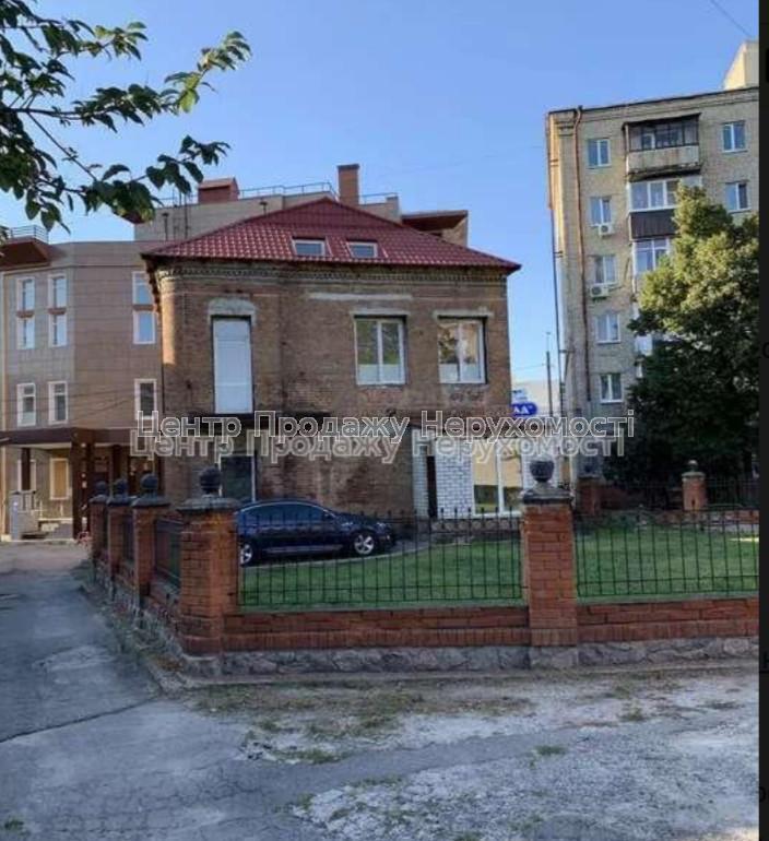 Фото Продам будинок. Центр Харкова1