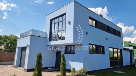 Продам 2-поверховий будинок