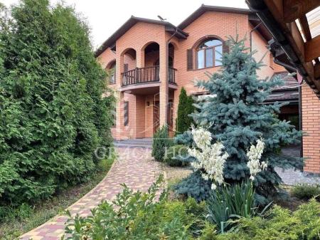 Продам 2-поверховий будинок