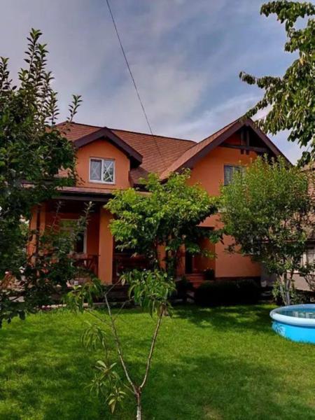 Продам 2-этажный дом