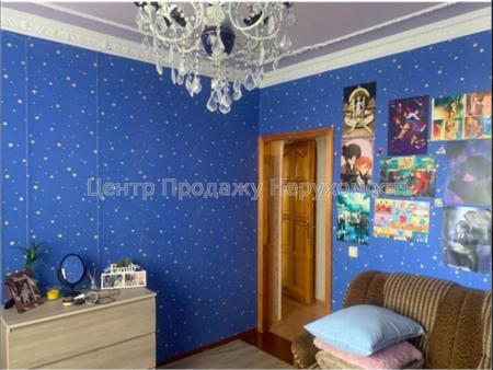 Продам 4-кімнатну квартиру