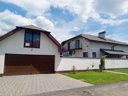 Продам 2-поверховий будинок