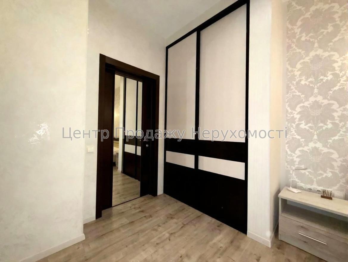 Фото Продам 2к квартиру ЖК Світлий Дім10