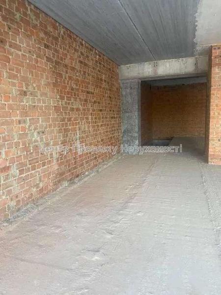 Продам офісне приміщення