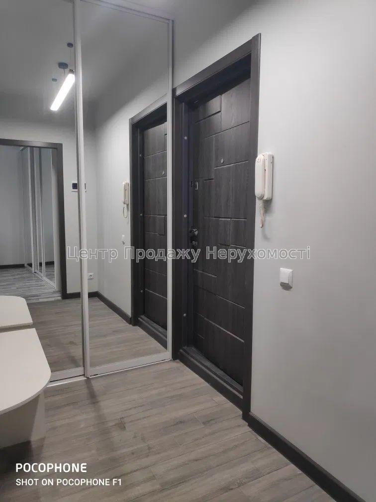 Фото R8 Продам 1 к квартиру з ремонтом в районі ст.метро Спортивна11