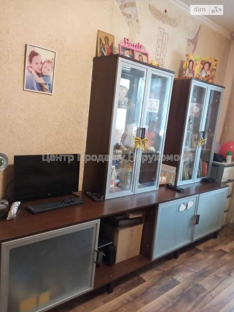 Фото Продам квартиру біля метро Святошин1