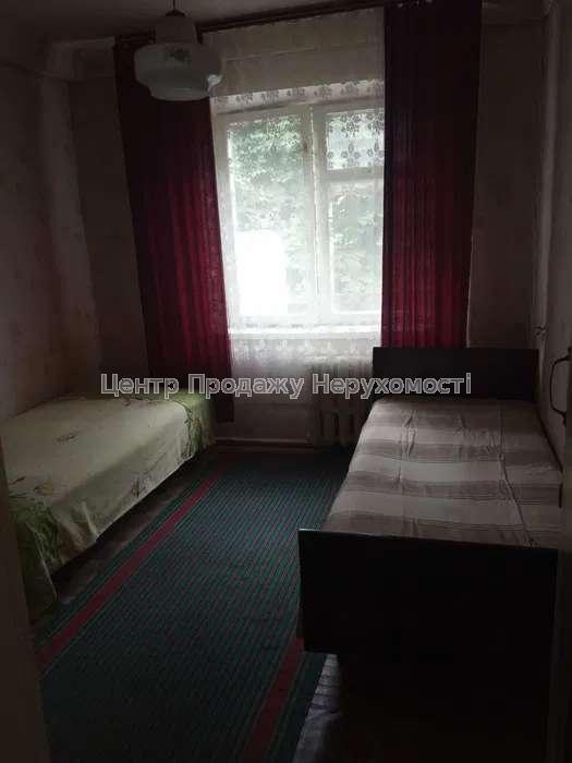 Фото Продаємо кімнату 10 м.кв. в трикімнатній квартирі.Метро ГОЛОСІЇВСЬКА4