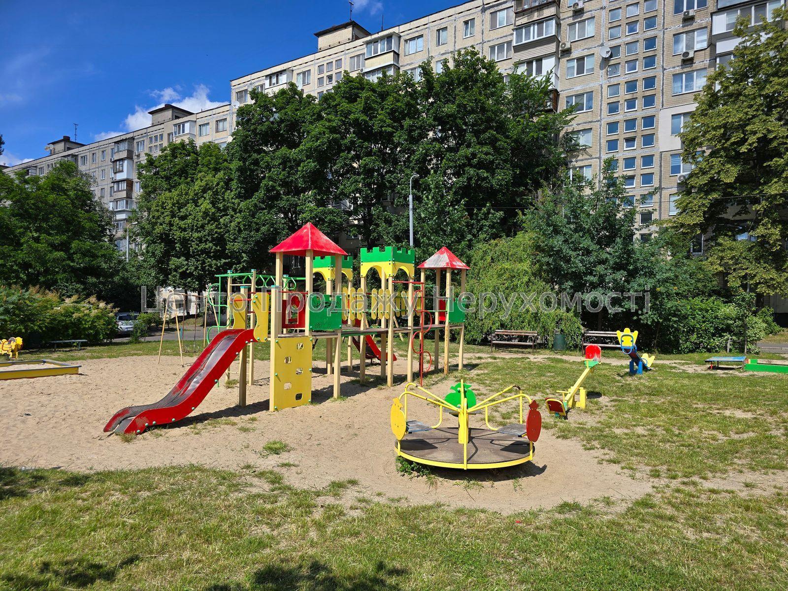 Фото Продам 3-кімнатну кавртиру на Якуба Коласа12