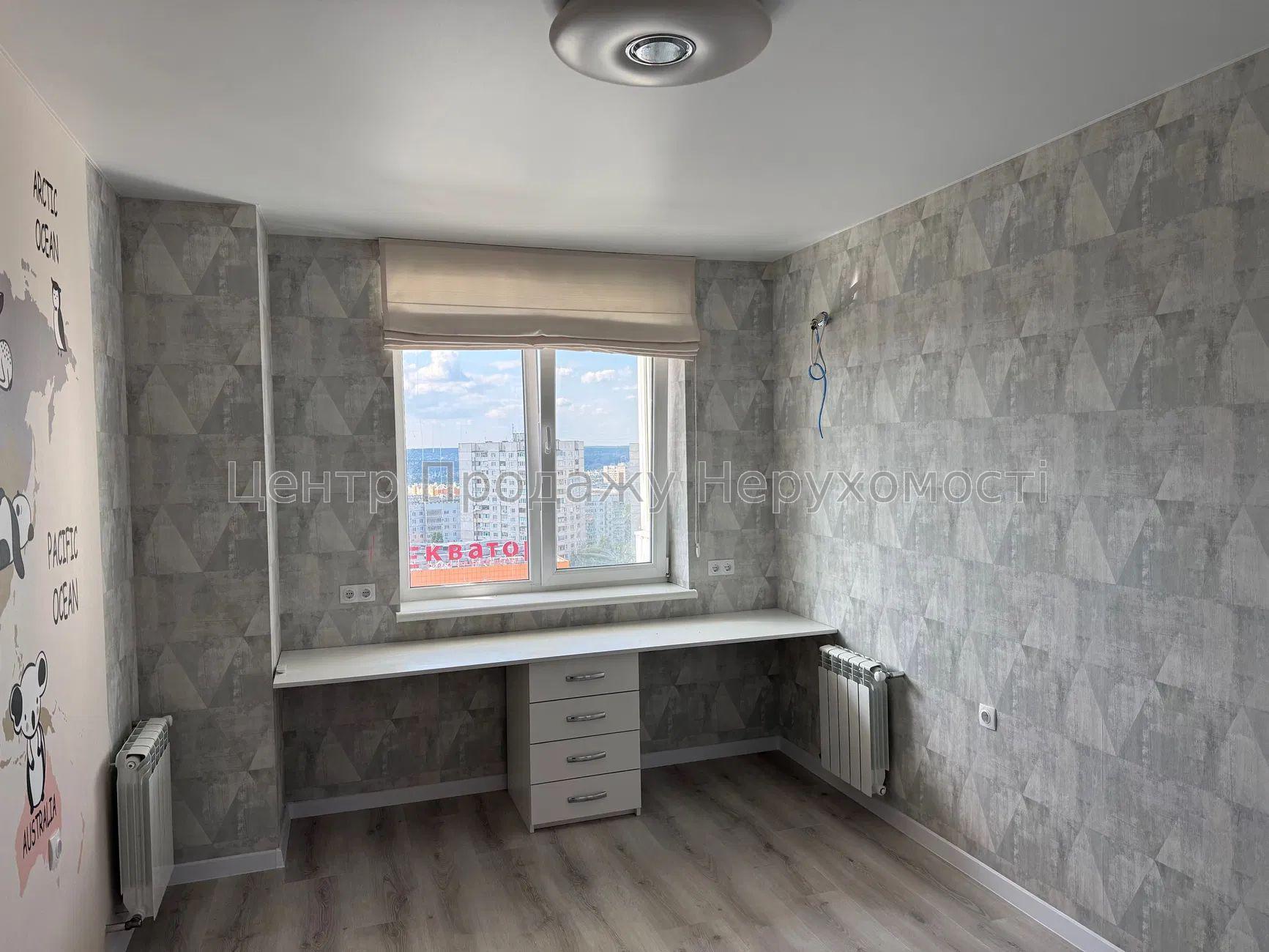 Фото Продаж 3-кімнатної квартири в ЖК 