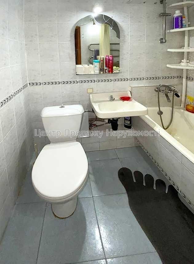 Фото 2к. Тобольска, метро Ботанічний сад10