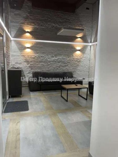 Продам офісне приміщення