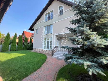 Здам 3-поверховий будинок