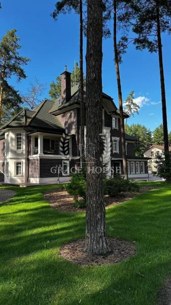 Продам 2-поверховий будинок