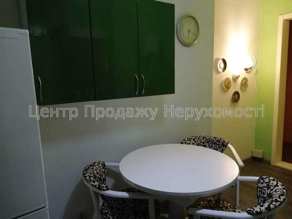 Фото Продам 3 кімнатну сталінку 88м2, метро Індустріальна в.Миру 52, 3 пов.6