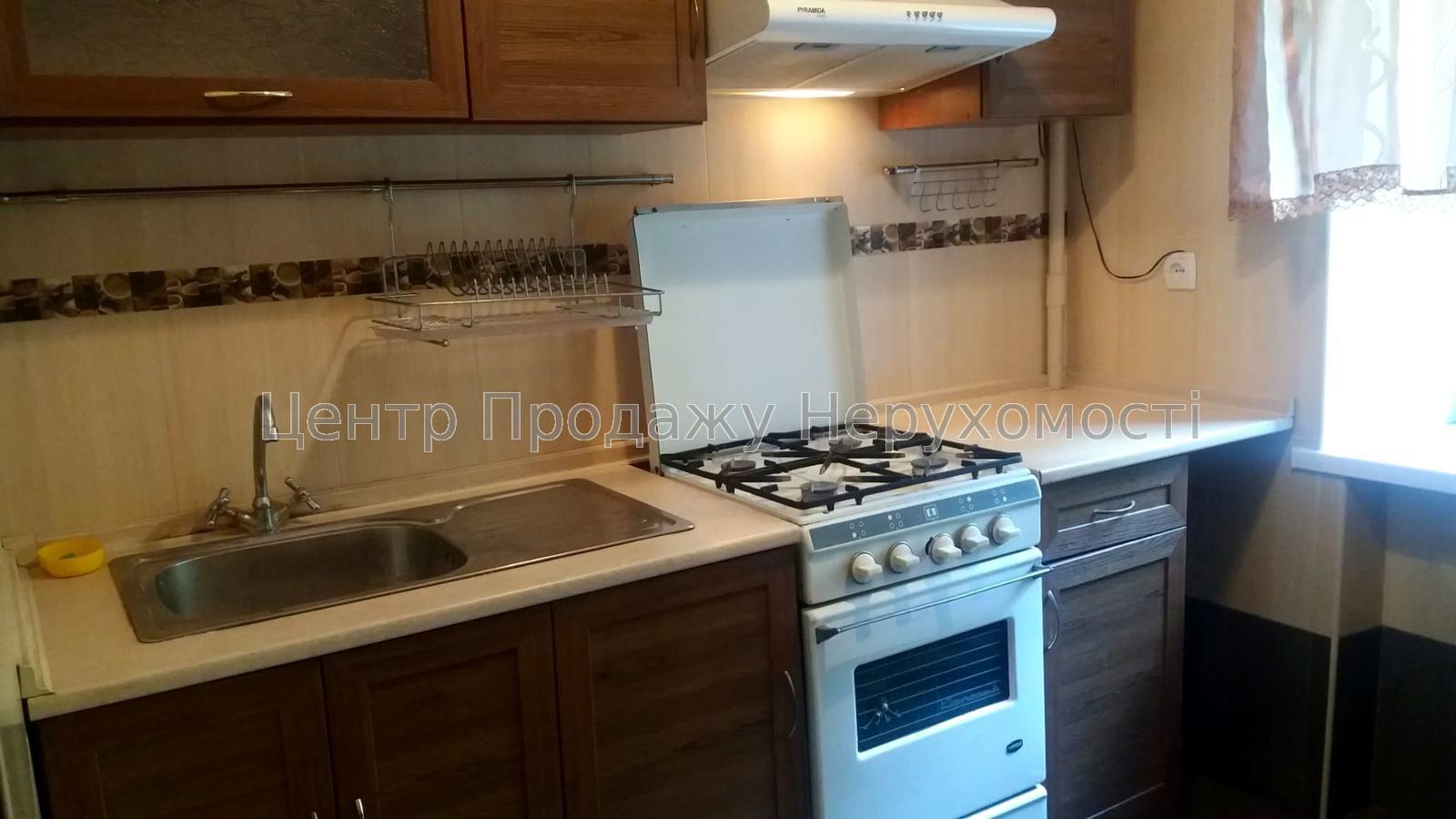 Фото 2-кімн квартира з ремонтом в центрі (м. Левада)2