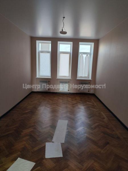 Продам 4-кімнатну квартиру