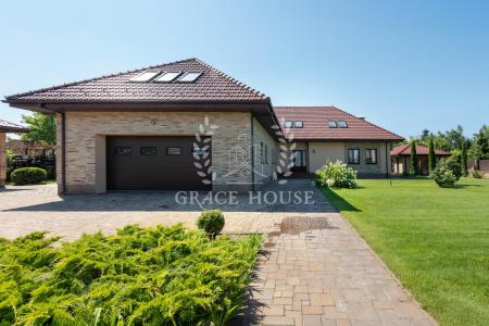 Продам 2-поверховий будинок