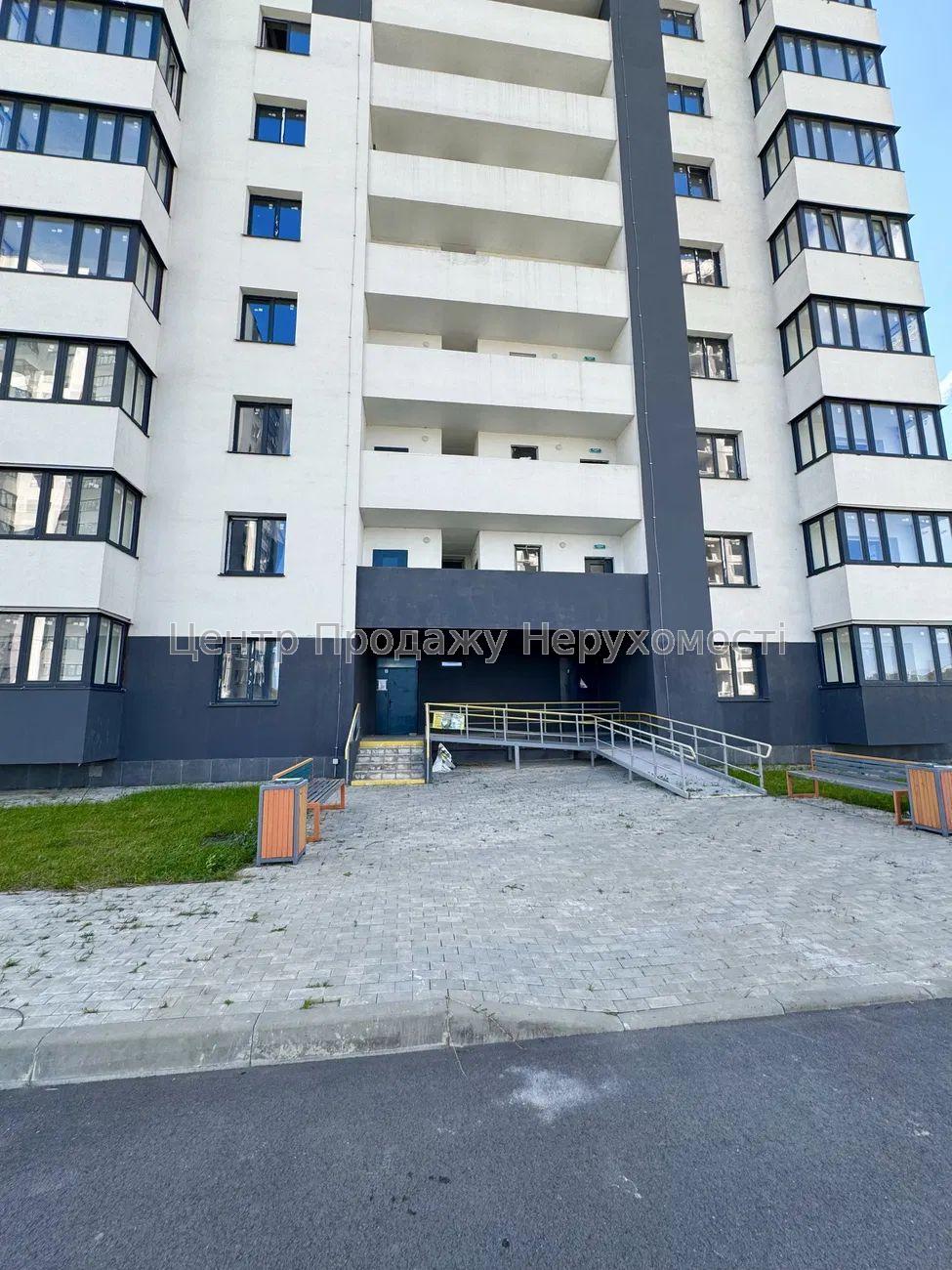 Фото Продається 2-кімнатна квартира в ЖК 
