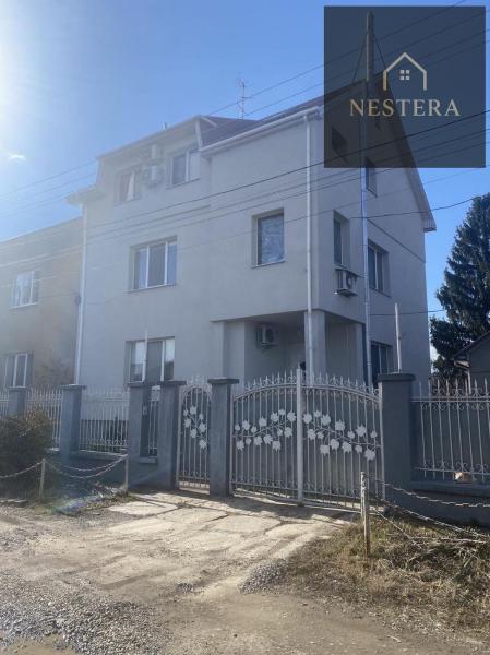 Продам 3-поверховий будинок
