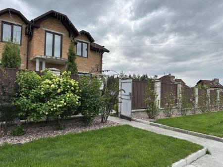 Продам 2-этажный дом