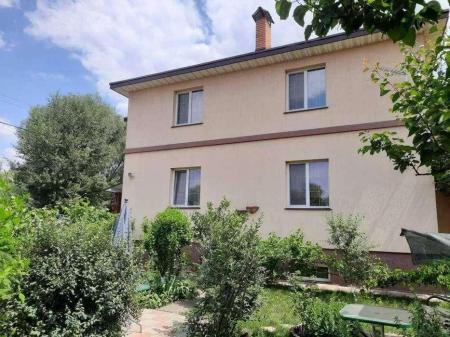 Продам 2-этажный дом