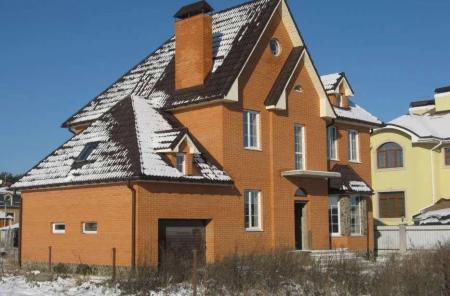 Продам 3-поверховий будинок